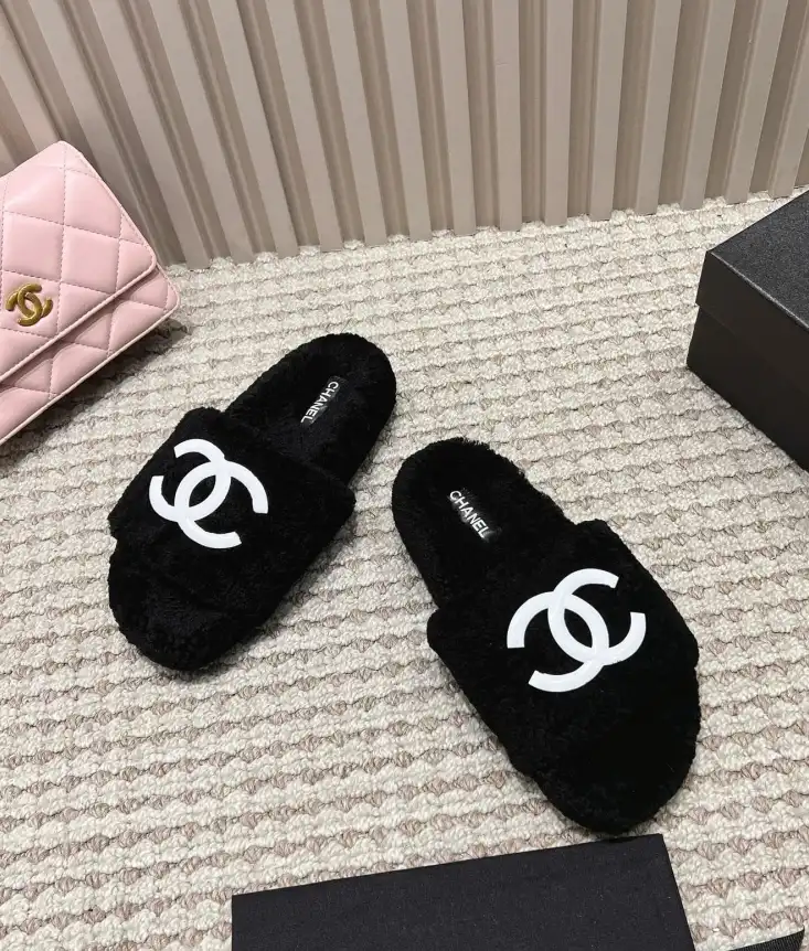 hype Chanel Slippers