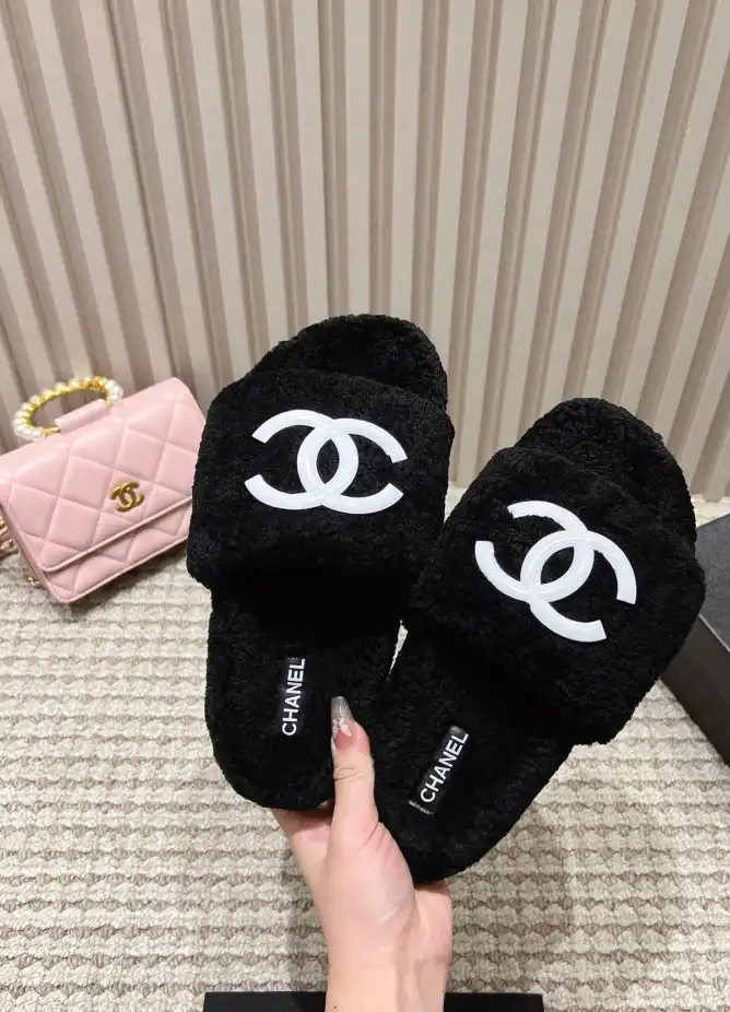 hype Chanel Slippers