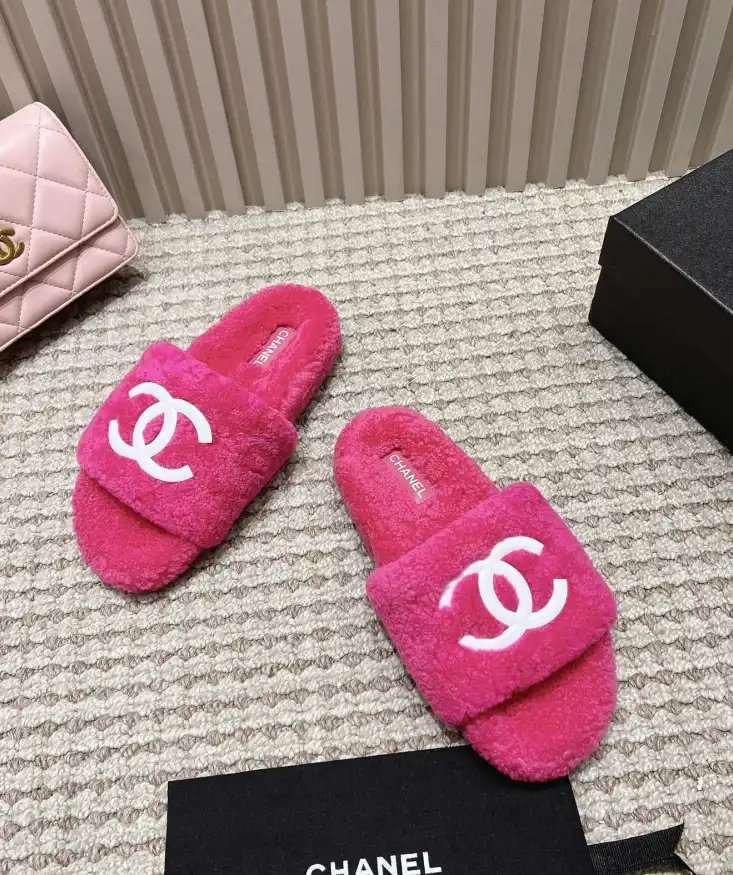 hype Chanel Slippers