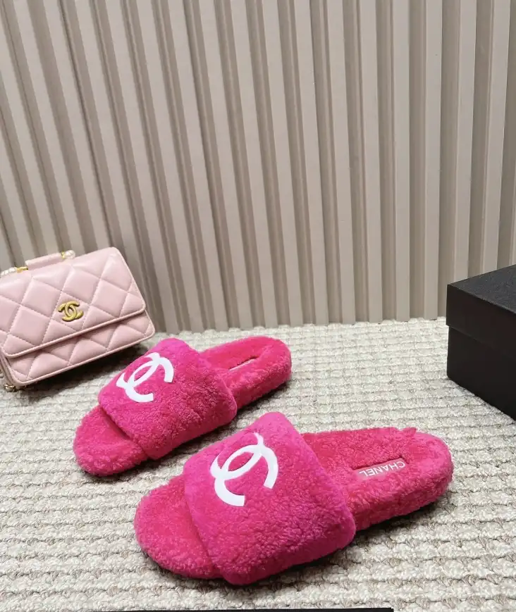 hype Chanel Slippers