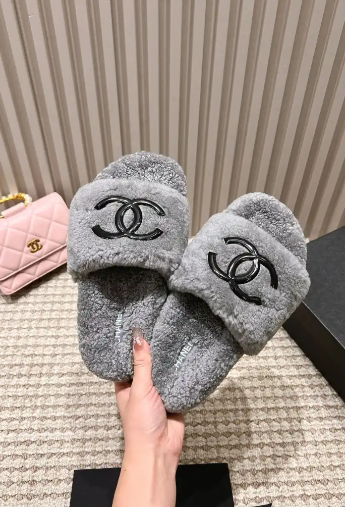 hype Chanel Slippers