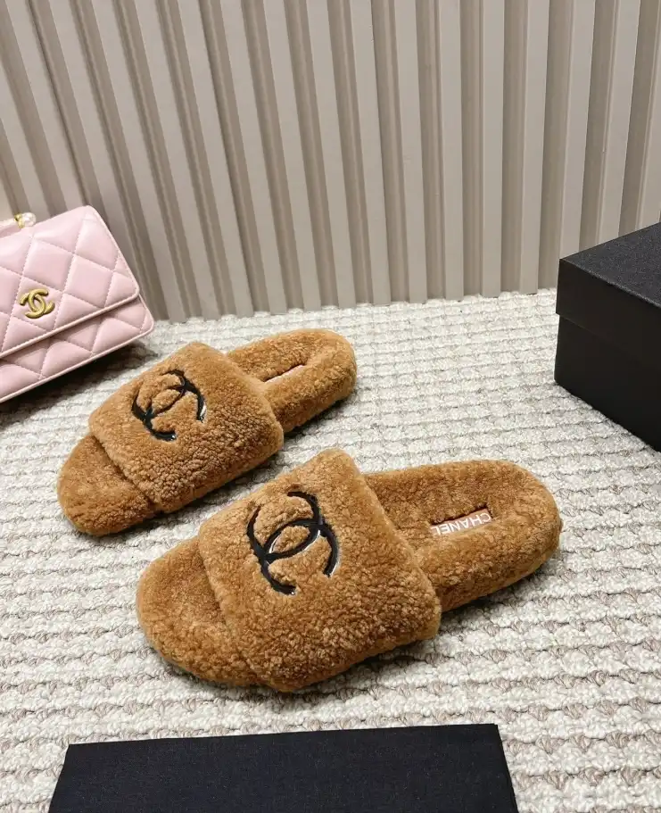 hype Chanel Slippers