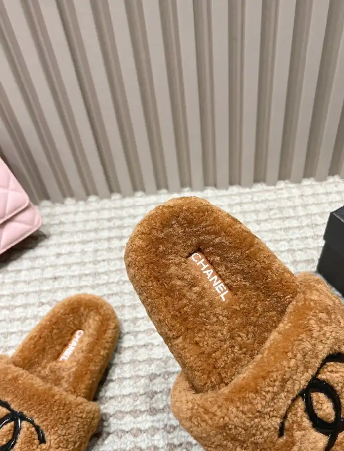 hype Chanel Slippers