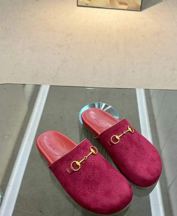 hype Gucci Slippers