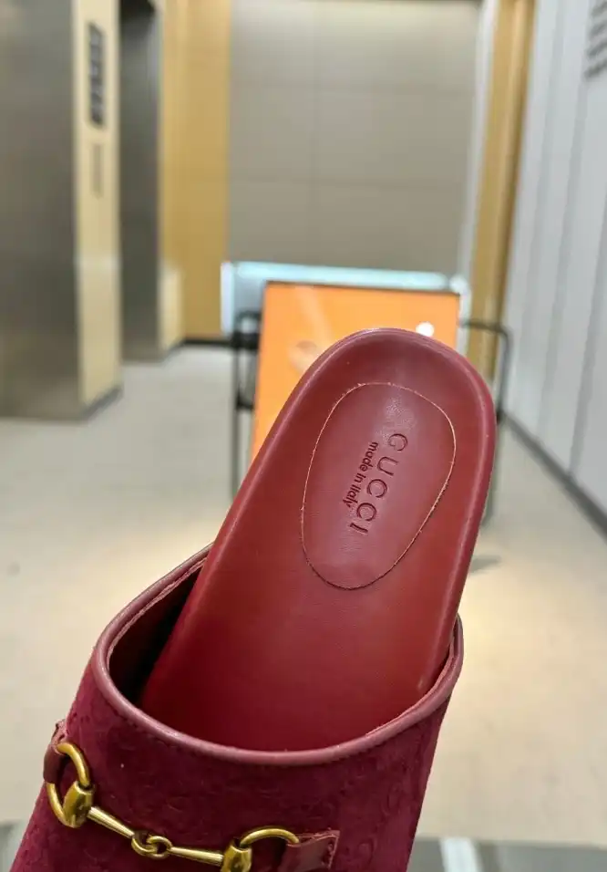 hype Gucci Slippers