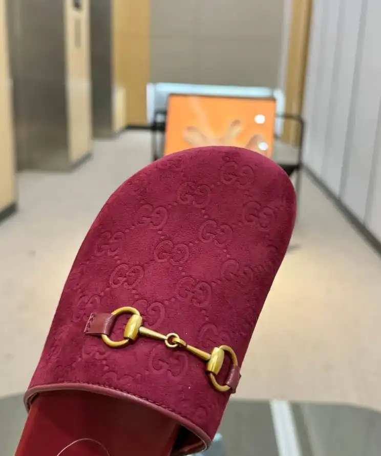 hype Gucci Slippers