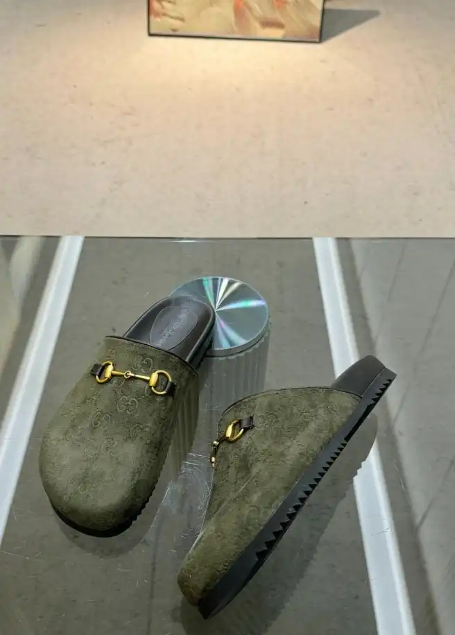 hype Gucci Slippers