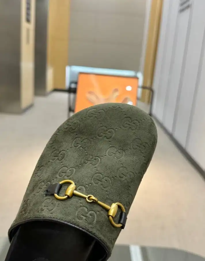 hype Gucci Slippers