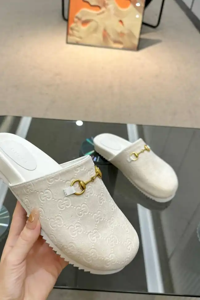 hype Gucci Slippers