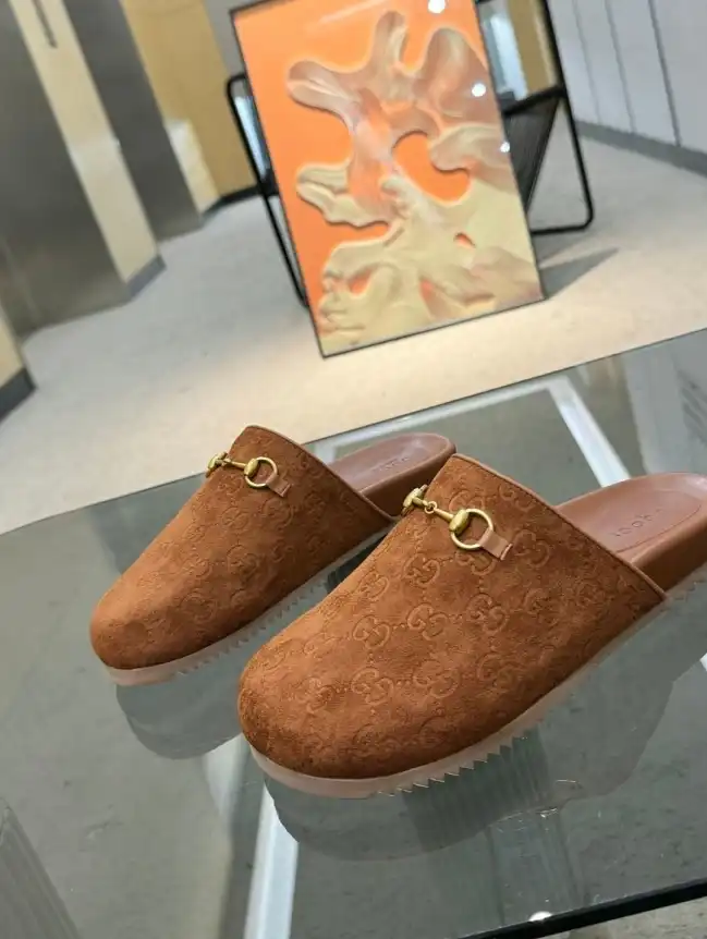 hype Gucci Slippers