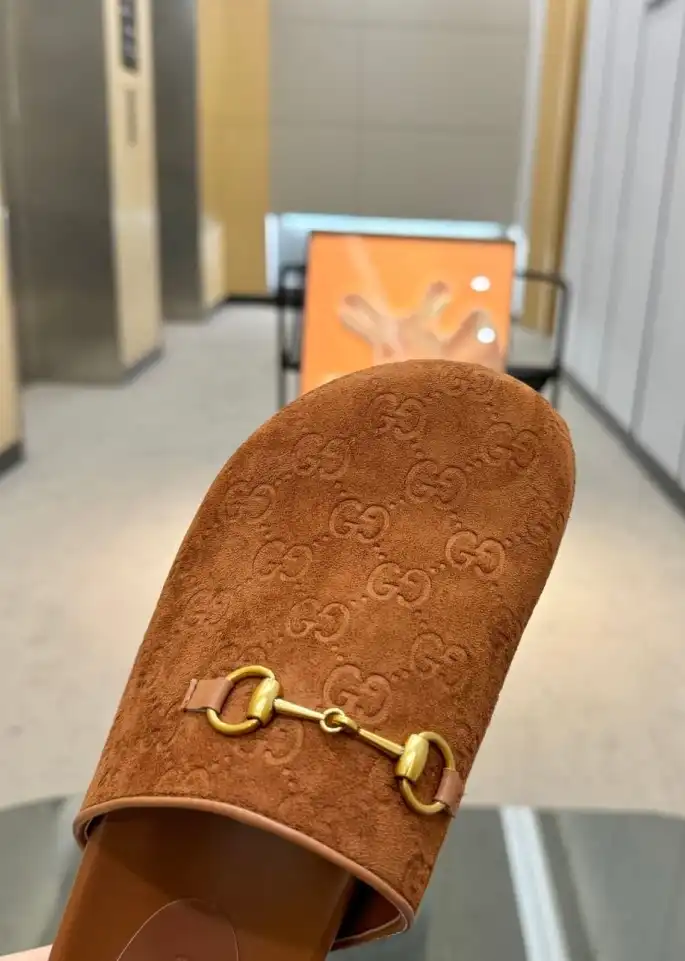 hype Gucci Slippers