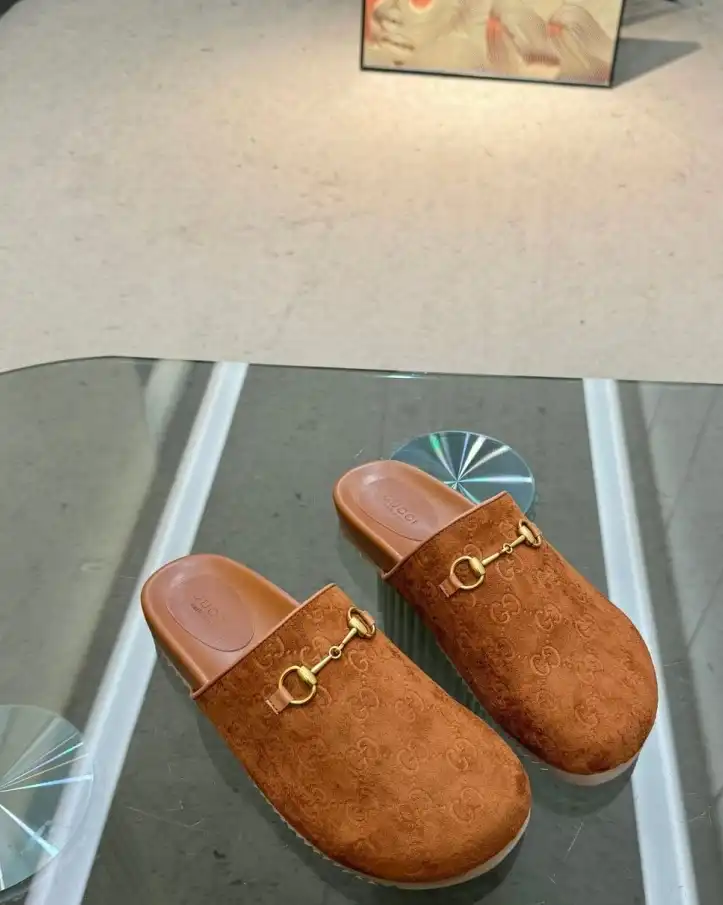 hype Gucci Slippers