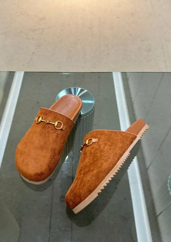 hype Gucci Slippers