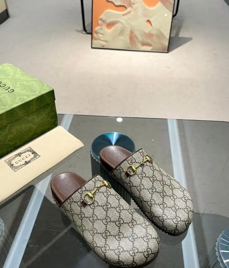 hype Gucci Slippers