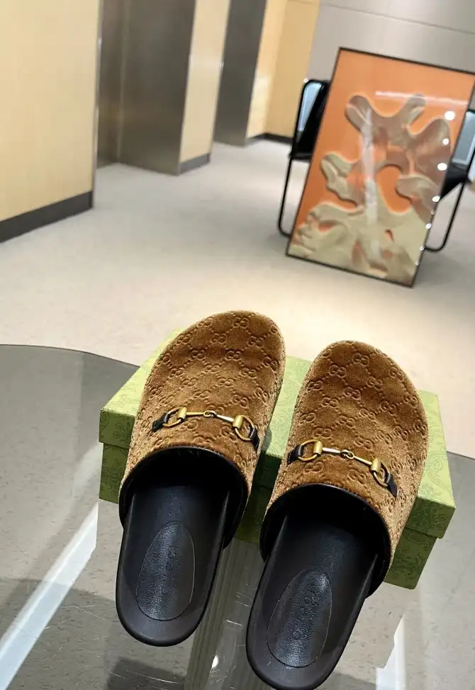 hype Gucci Slippers