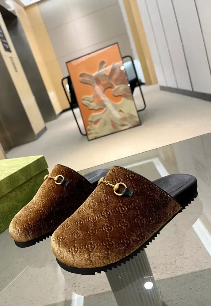 hype Gucci Slippers