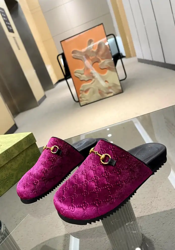 hype Gucci Slippers