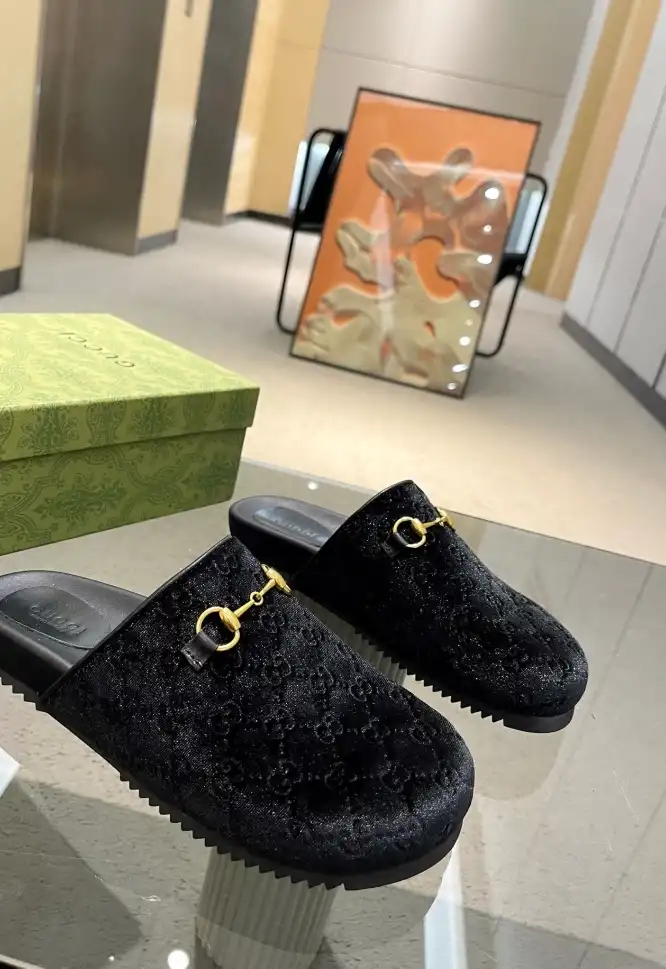 hype Gucci Slippers