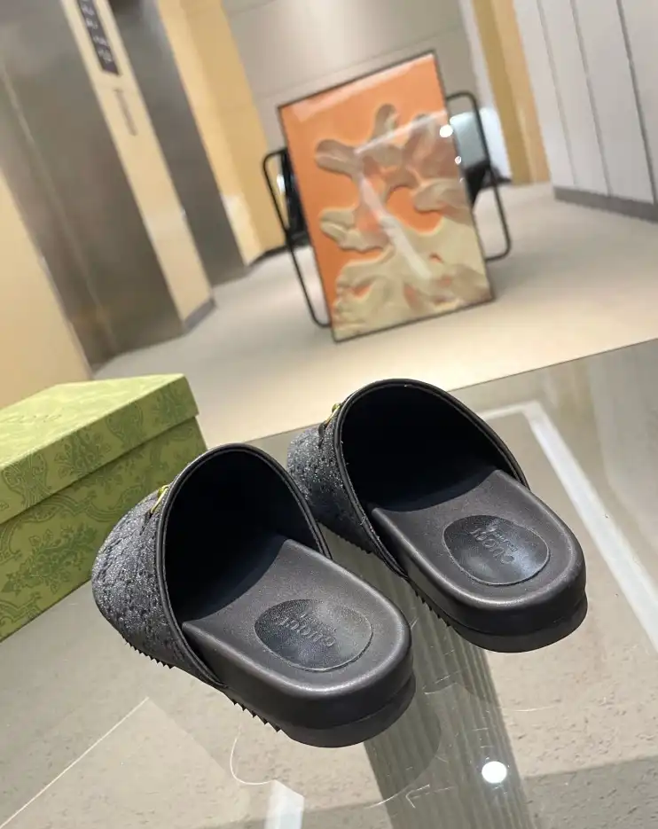 hype Gucci Slippers