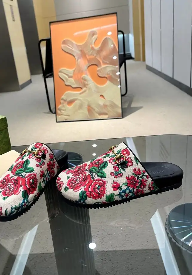 hype Gucci Slippers