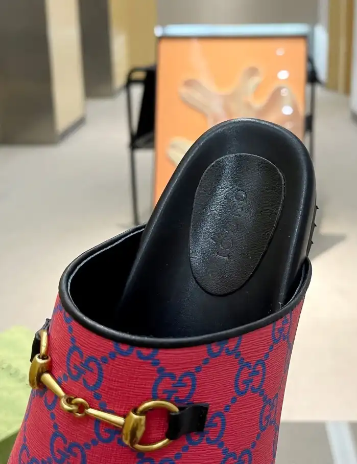 hype Gucci Slippers