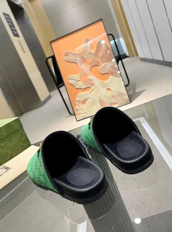 hype Gucci Slippers