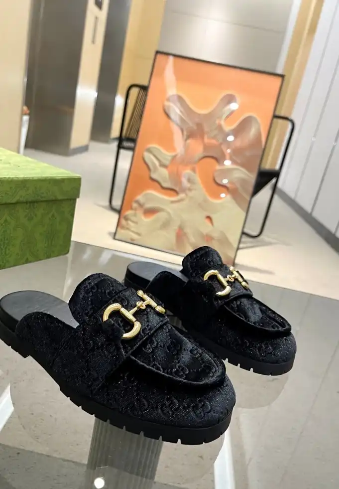 hype Gucci Slippers