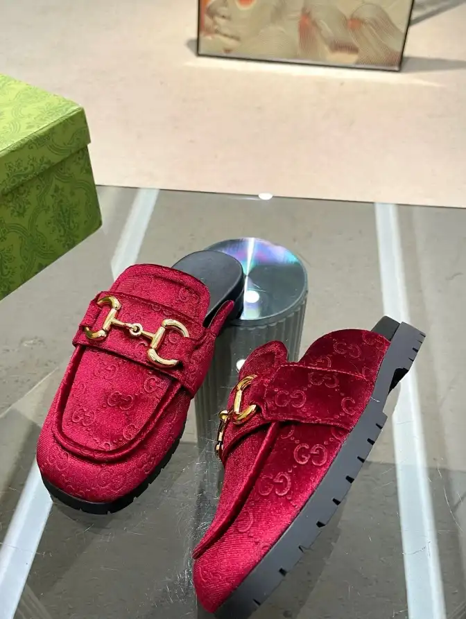 hype Gucci Slippers