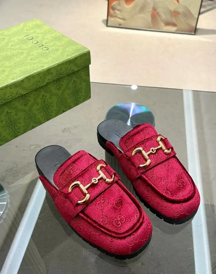 hype Gucci Slippers