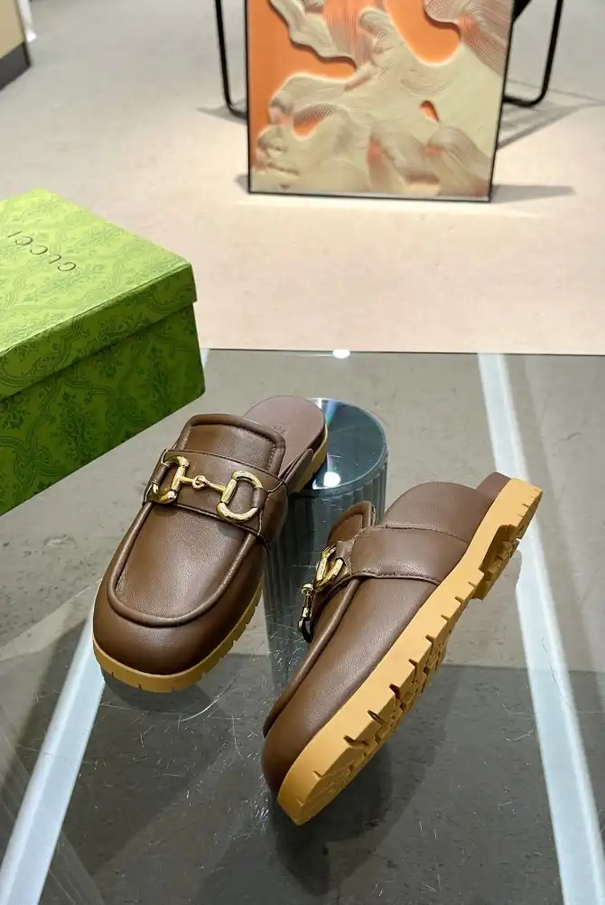 hype Gucci Slippers