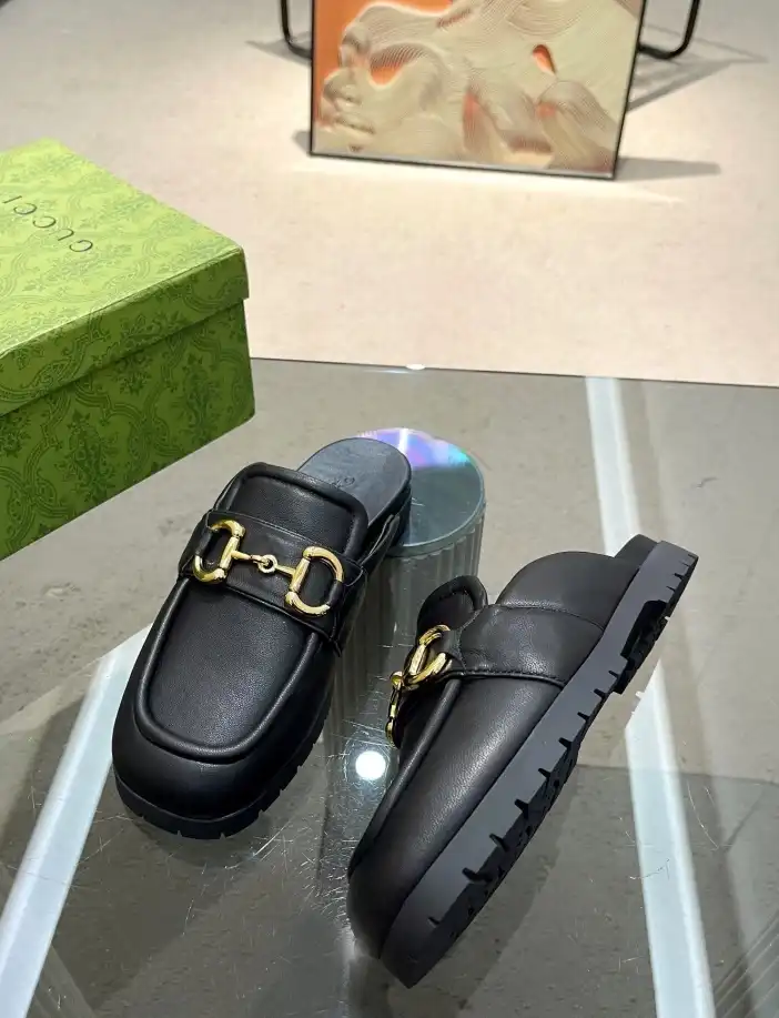 hype Gucci Slippers