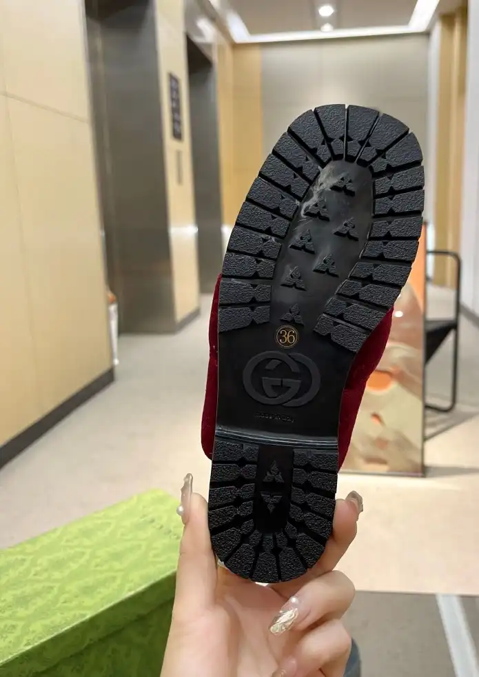 hype Gucci Slippers