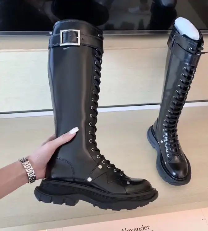 hype McQueen Boots