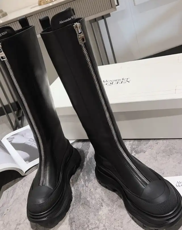 hype McQueen Boots