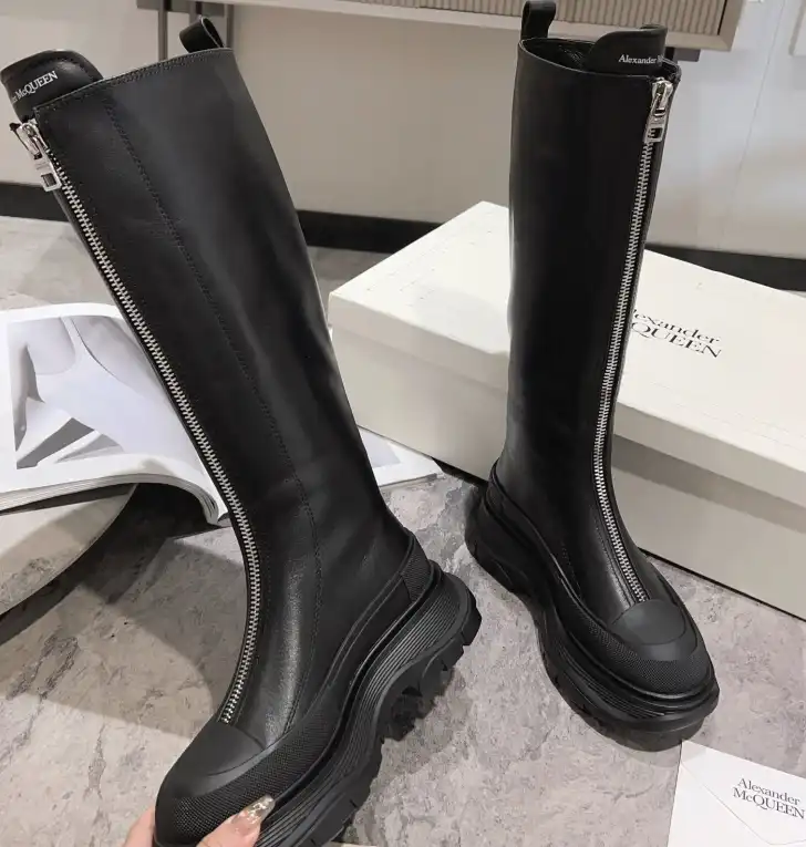 hype McQueen Boots