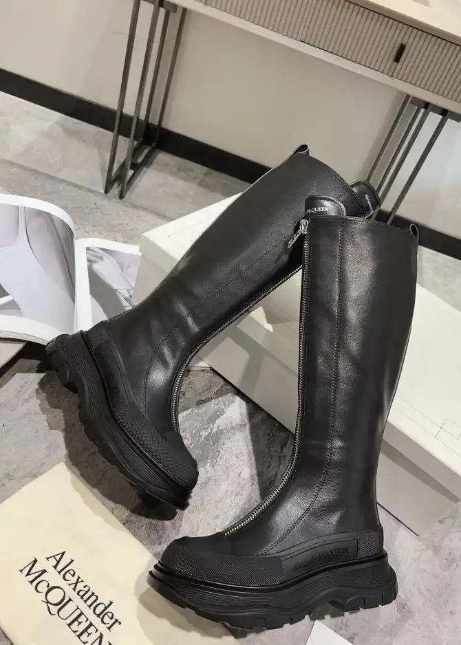 hype McQueen Boots