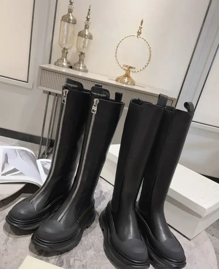 hype McQueen Boots