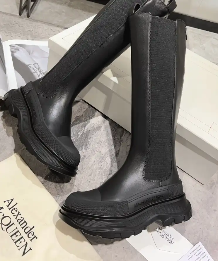 hype McQueen Boots