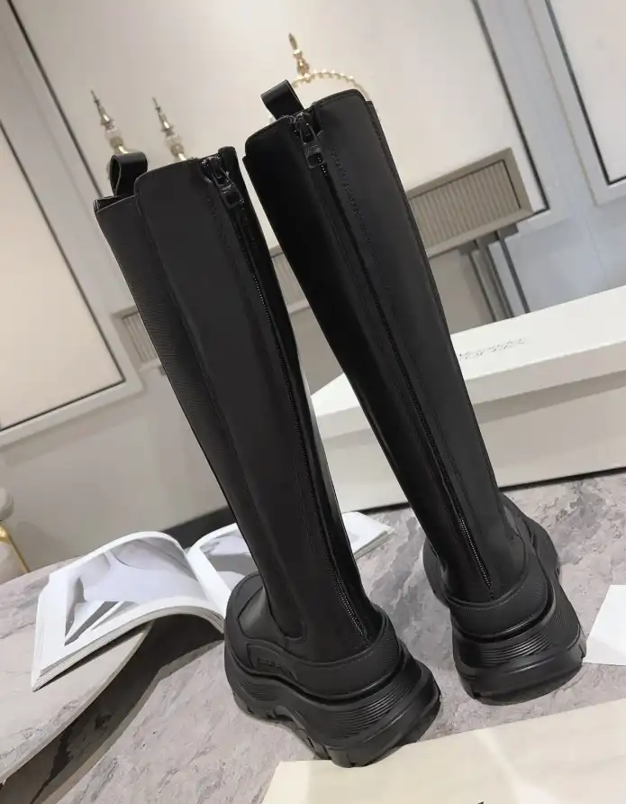 hype McQueen Boots