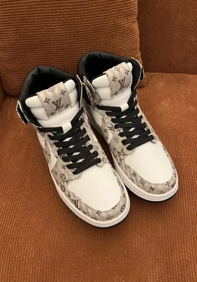 hype Louis Vuitton Sneakers