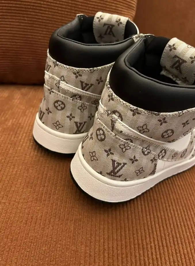 hype Louis Vuitton Sneakers