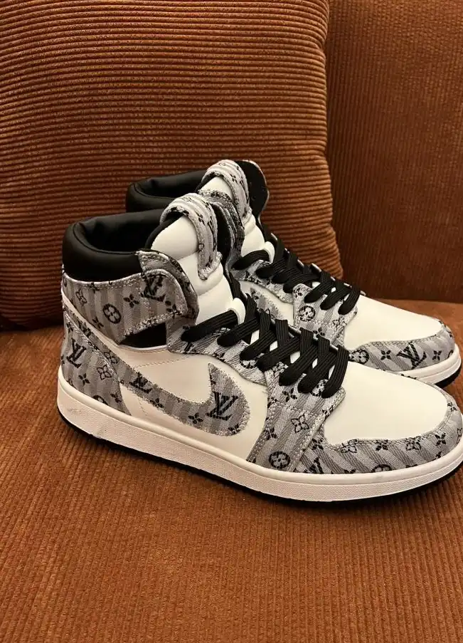 hype Louis Vuitton Sneakers