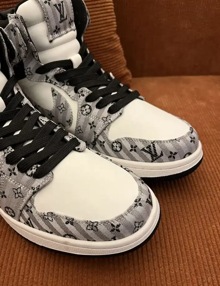 hype Louis Vuitton Sneakers