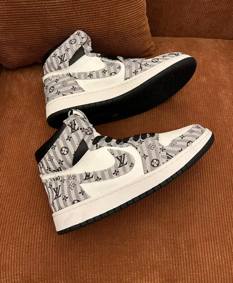 hype Louis Vuitton Sneakers