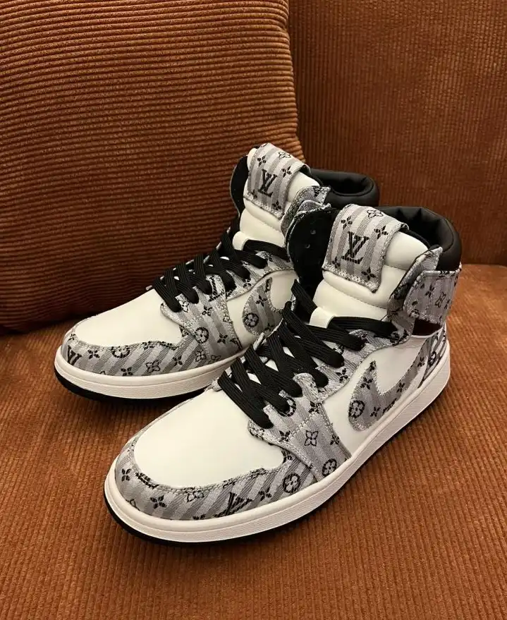 hype Louis Vuitton Sneakers