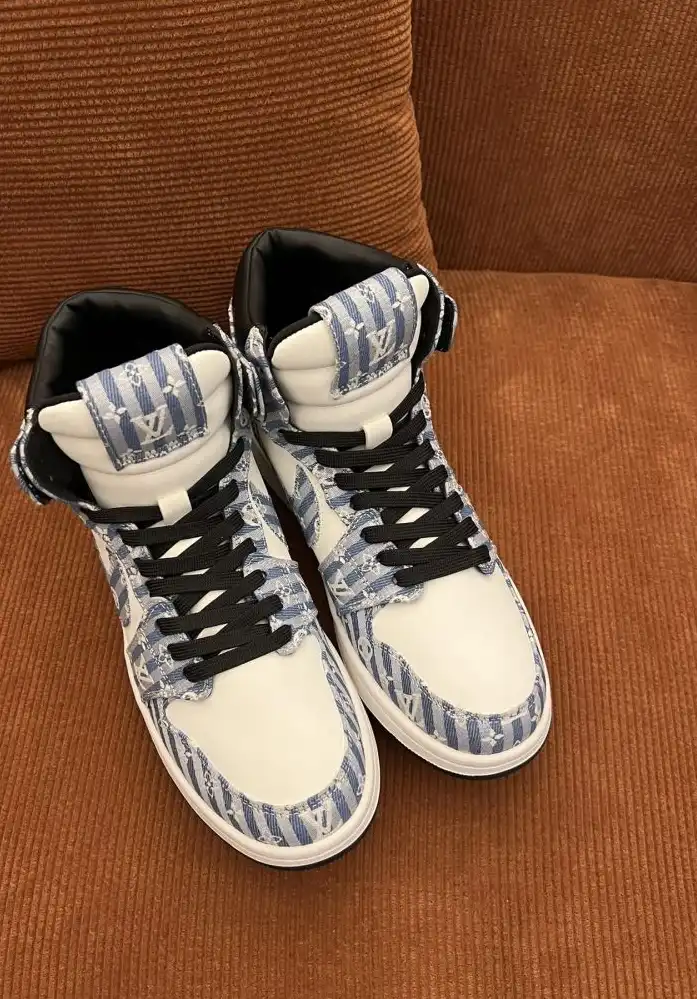 hype Louis Vuitton Sneakers