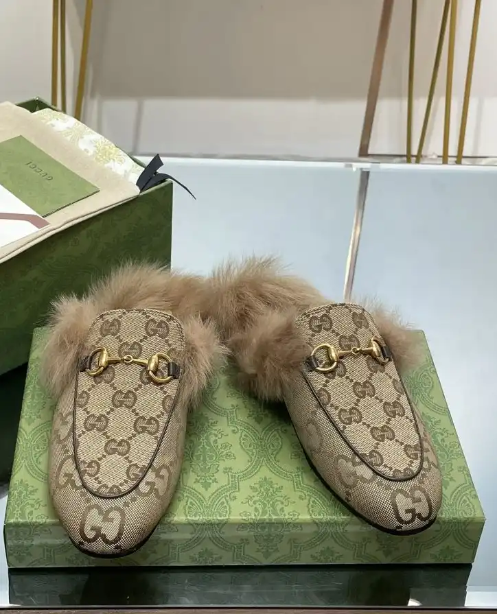 hype Gucci Slippers