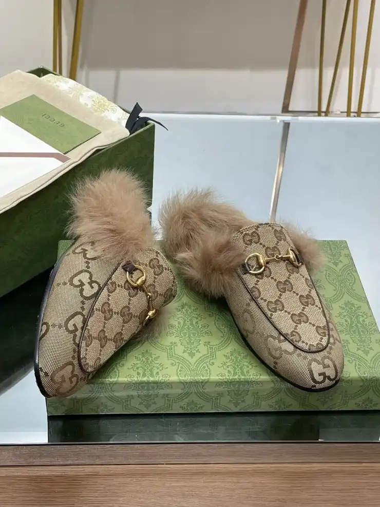 hype Gucci Slippers