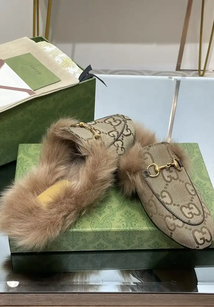 hype Gucci Slippers