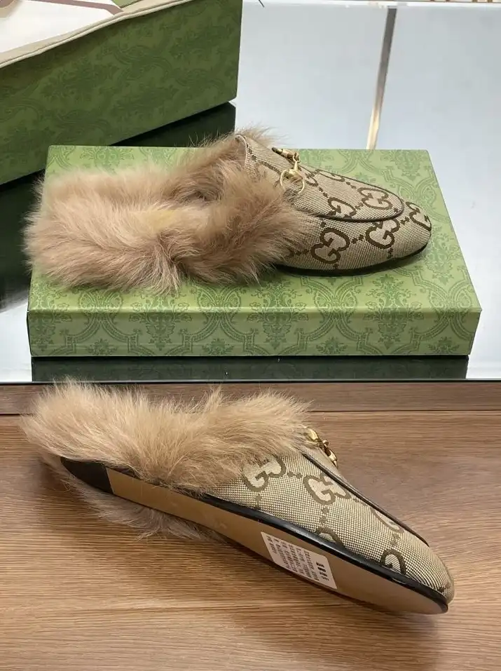 hype Gucci Slippers